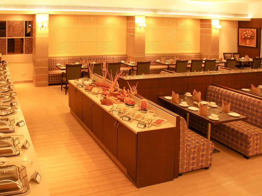 Quality Inn Viha Kumbakonam Restoran foto